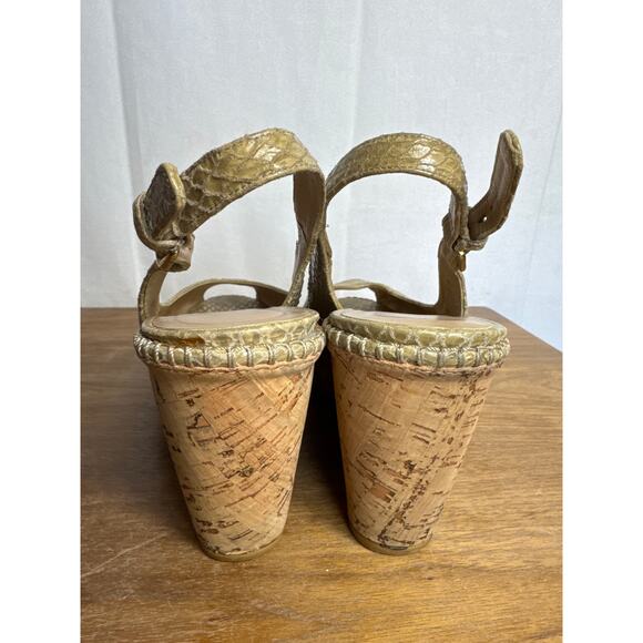 Stuart Weitzman 9.5 Nude Snakeskin Leather Peep Toe Cork Wedge Slingback Sandals - Picture 10 of 12